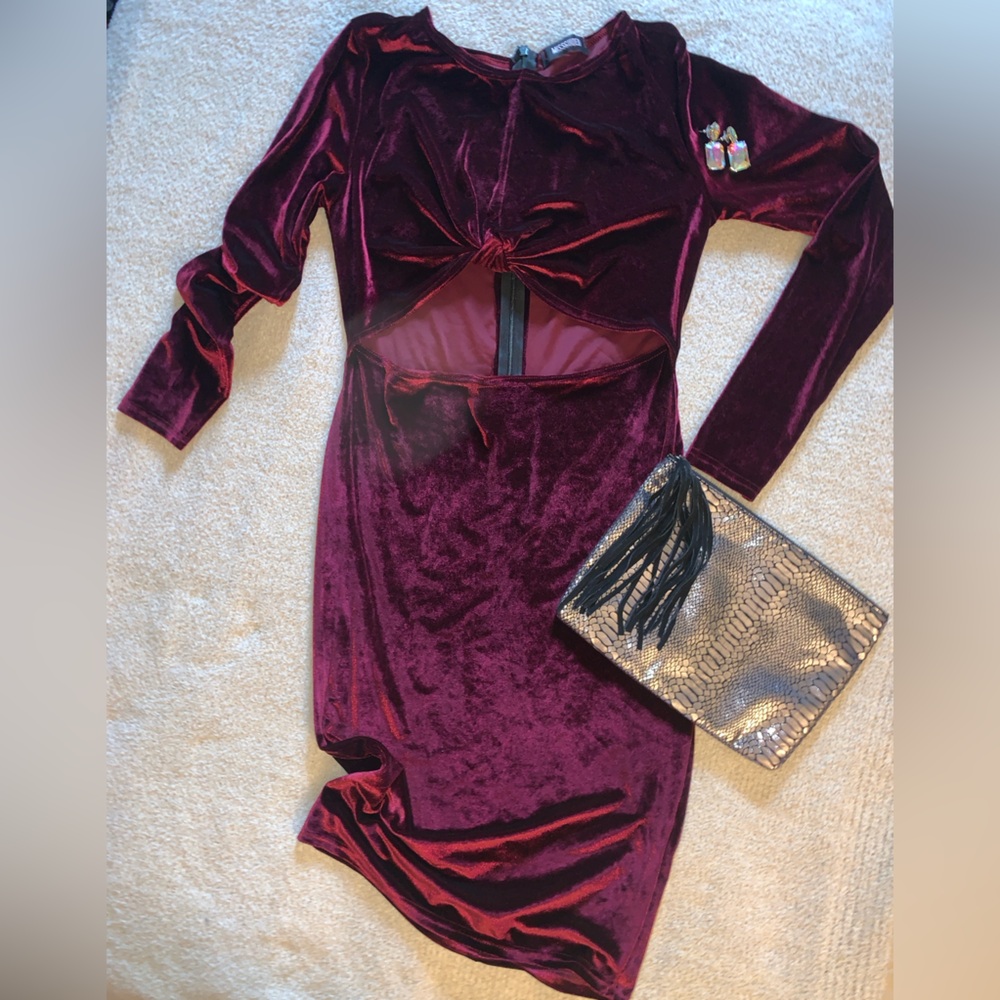 Missguided Burgundy Cut-Out Velvet dress